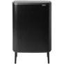 Kép 1/19 - Brabantia Bo Touch Bin Hi hulladékgyűjtő Soft-Close fedéllel, magasított, lábakon álló, műanyag tartály, XXL, 60L - M méret, acél, matt fekete - 130229