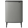 Kép 1/10 - Brabantia Bo Touch Bin Hi hulladékgyűjtő Soft-Close fedéllel, magasított, lábakon álló, műanyag tartály, XXL, 60L - M méret, acél, betonszürke ásványi textúra - 130281