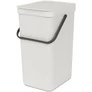 Kép 1/9 - Brabantia Sort & Go konyhai szemetes felnyitható fedéllel, fogantyúval szelektív és komposzt gyűjtéséhez, 16L - D méret, világosszürke - 213465