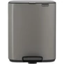 Kép 1/16 - Brabantia Bo Pedal Bin pedálos hulladékgyűjtő szagmentesen záródó Soft-Close fedél, karcsú, négyzetes forma, műanyag tartály, 12L - C méret, acél, platinaszürke - 238062