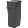 Kép 1/12 - Brabantia Sort & Go konyhai szemetes felnyitható fedéllel, fogantyúval szelektív és komposzt gyűjtéséhez, 40L - L méret, sötétszürke - 251047