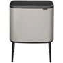 Kép 1/14 - Brabantia Bo Touch Bin nyomófedeles hulladékgyűjtő, magasított, lábakon álló, műanyag tartály, 36L - R méret, acél, hamvasszürke - 254987