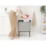 Kép 8/15 - Brabantia Bo Touch Bin nyomófedeles szelektív hulladékgyűjtő, magasított, lábakon álló, műanyag tartály, 11+23L - X+J méret, acél, hamvasszürke - 255007