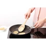 Kép 2/5 - Alakítsa át konyhai élményeit a Brabantia Profile Cook &amp; Serve wok faspatulával, amely fenntartható bükkfából készült, időtlen eleganciával és páratlan praktikummal!