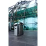 Kép 3/4 - Repülőtér parkolójában felszerelt fedeles szelektív hulladékgyűjtő.