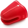 Kép 1/2 - Lékué Silicone Kitchen Grip szilikon konyhai sütőkesztyű, 1db, bordázott csúszásgátló felülettel, hőálló, mosogatógépben mosható, piros - 884764