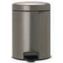 Kép 1/7 - Brabantia NewIcon pedálos hulladékgyűjtő szagmentesen záródó Soft-Close fedél, műanyag tartály, 5L - W méret, acél, platinaszürke - 112683