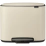 Kép 1/10 - Brabantia Bo Pedal Bin pedálos hulladékgyűjtő szagmentesen záródó Soft-Close fedél, műanyag tartály, 36L - R méret, acél, világos bézs - 201622