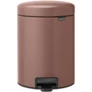 Kép 1/18 - Brabantia NewIcon pedálos hulladékgyűjtő szagmentesen záródó Soft-Close fedél, műanyag tartály, 5L - W méret, acél, szaténrózsaszín taupe - 233982